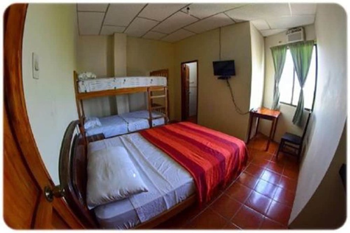 Imagen de la habitación del Hotel Manglaralto. Foto 16