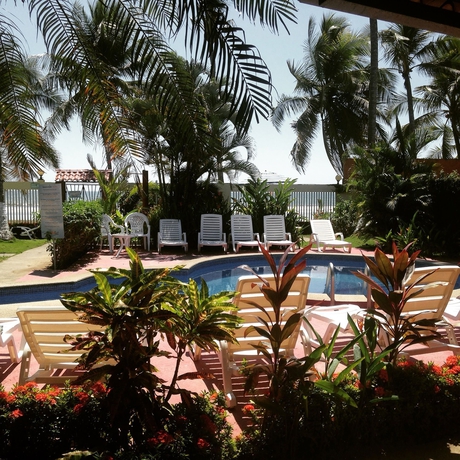 Imagen de la piscina del Hotel Mango Mar. Foto 15