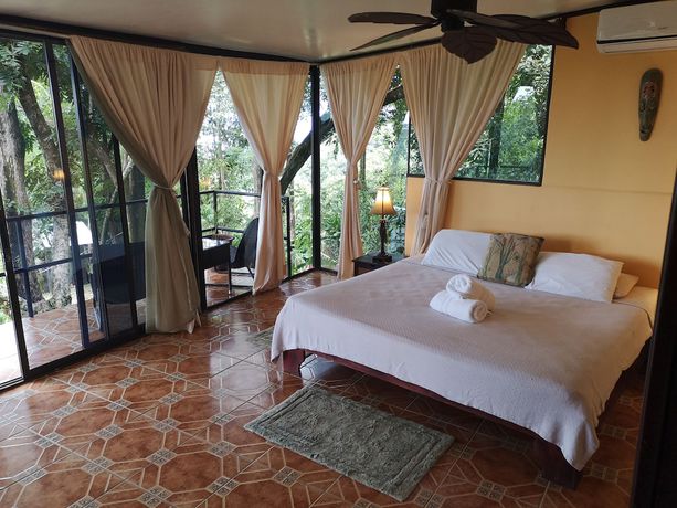 Imagen de la habitación del Hotel Mango Moon Villa. Foto 3