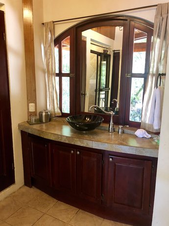 Imagen de la habitación del Hotel Mango Moon Villa. Foto 6