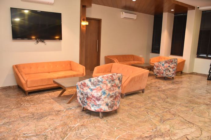 Imagen de los interiores del Hotel Mangos Select Dwarka. Foto 18