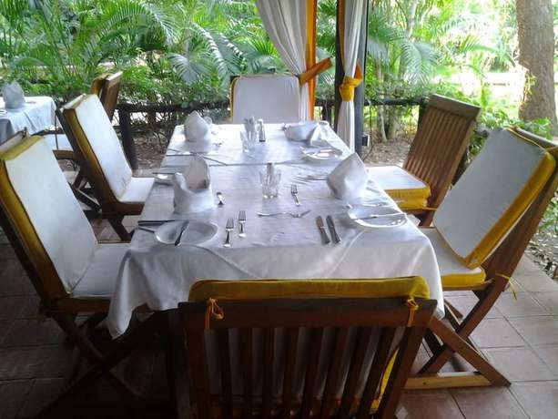 Imagen del bar/restaurante del Hotel Mangro Diani Beach. Foto 6