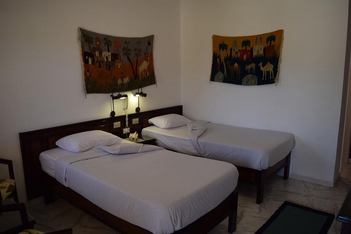 Imagen de la habitación del Hotel Mangrove Bay Resort. Foto 8