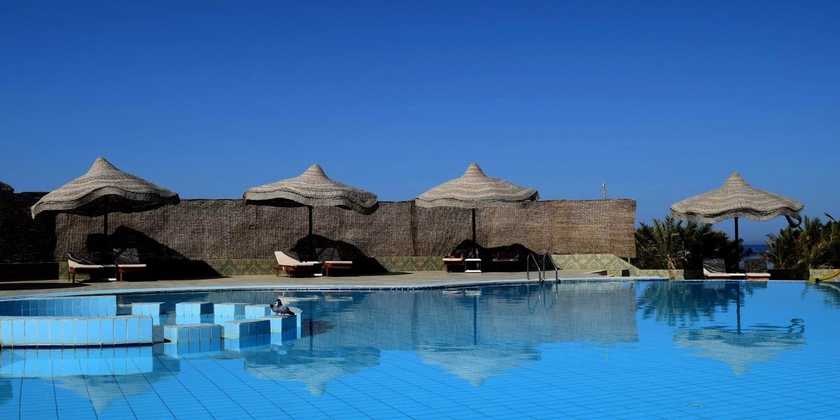 Imagen de la piscina del Hotel Mangrove Bay Resort. Foto 16