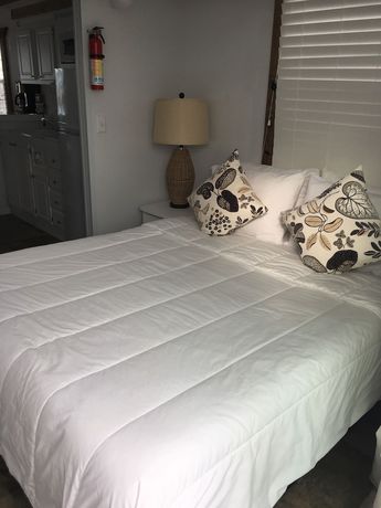 Imagen de la habitación del Hotel Mangrove Marina and Resort Aqualodge Houseboats. Foto 1