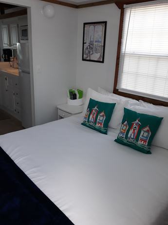 Imagen de la habitación del Hotel Mangrove Marina and Resort Aqualodge Houseboats. Foto 3