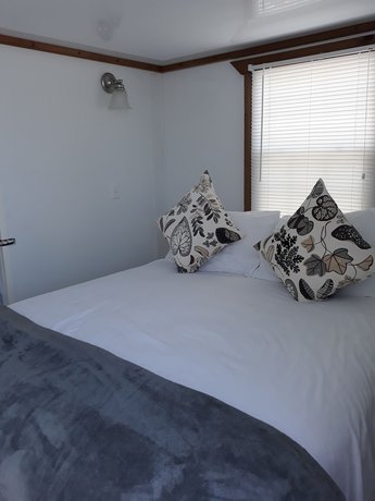 Imagen de la habitación del Hotel Mangrove Marina and Resort Aqualodge Houseboats. Foto 6