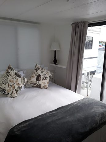 Imagen de la habitación del Hotel Mangrove Marina and Resort Aqualodge Houseboats. Foto 10