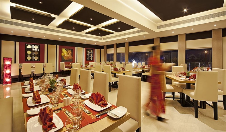 Imagen del bar/restaurante del Hotel Mangrove, RAS AL KHAIMAH. Foto 2