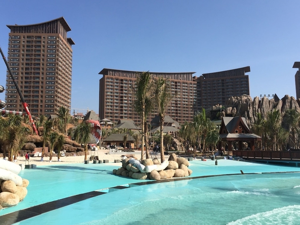 Imagen de la piscina del Hotel Mangrove Tree Sanya Bay. Foto 10
