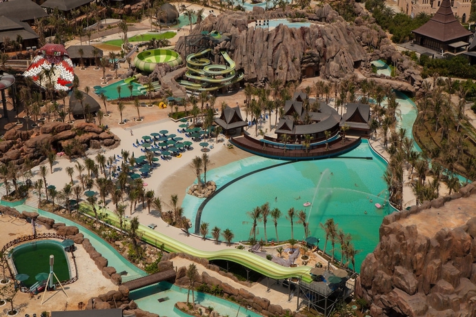 Imagen de la piscina del Hotel Mangrove Tree Sanya Bay. Foto 15