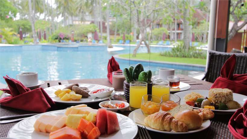 Imagen del bar/restaurante del Hotel Mangsit Suites by Holiday Resort Lombok, Dusun Mangsit. Foto 7