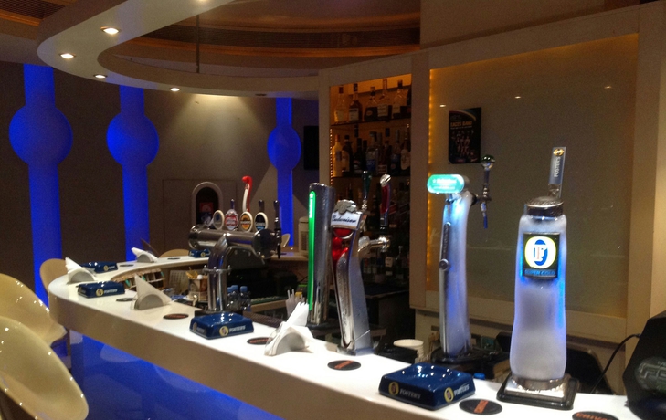 Imagen del bar/restaurante del Hotel Manhattan Avenue. Foto 2