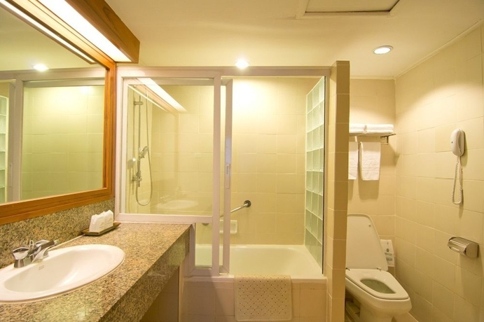 Imagen de la habitación del Hotel Manhattan Bangkok. Foto 6