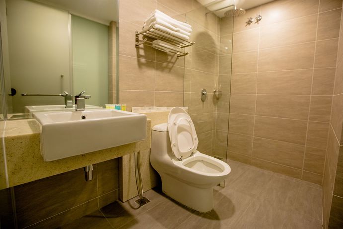 Imagen del bar/restaurante del Hotel Manhattan Business. Foto 4