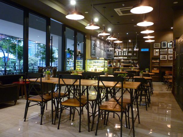 Imagen de los interiores del Hotel Manhattan Business. Foto 16