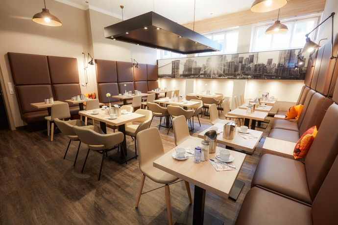 Imagen del bar/restaurante del Hotel Manhattan. Foto 6