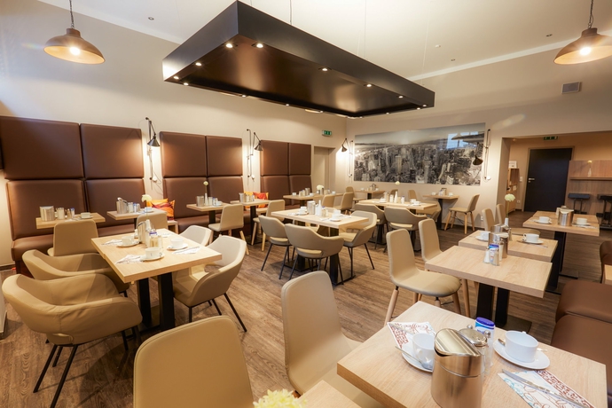 Imagen del bar/restaurante del Hotel Manhattan. Foto 7