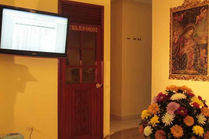 Imagen de los interiores del Hotel Manhattan Inn Airport. Foto 11