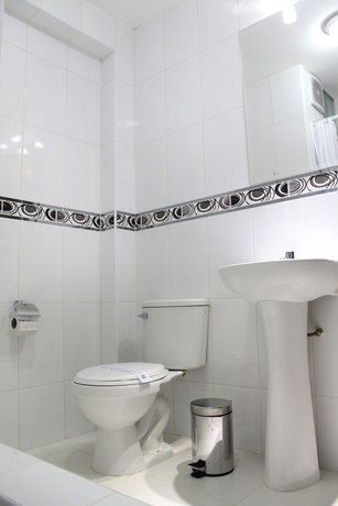 Imagen de la habitación del Hotel Manhattan Inn Airport. Foto 5