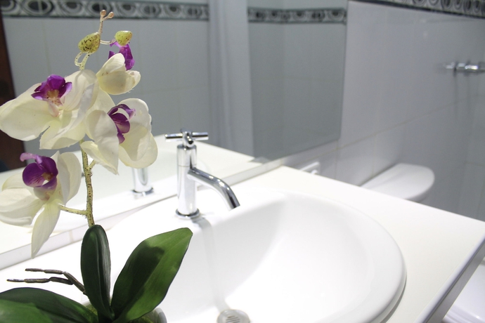 Imagen de la habitación del Hotel Manhattan Inn Airport. Foto 7