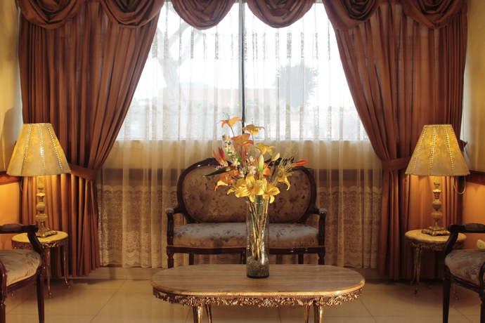 Imagen de los interiores del Hotel Manhattan Inn Airport. Foto 13