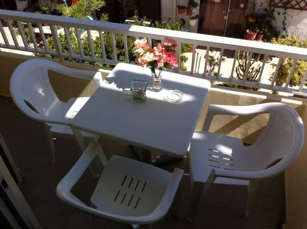 Imagen general del Hotel Manias Apartments. Foto 11