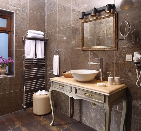 Imagen de la habitación del Hotel Manici Kasri. Foto 17