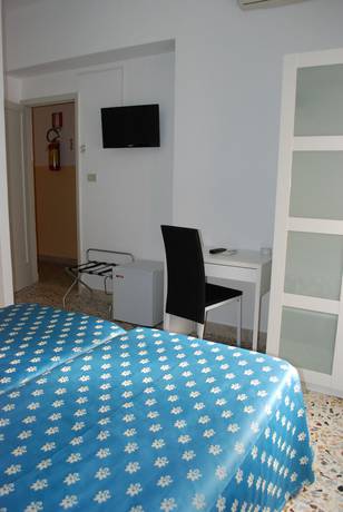Imagen de la habitación del Hotel Maniel Beach. Foto 14