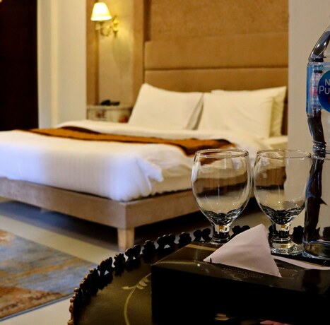 Imagen de la habitación del Hotel Manila Heights. Foto 20
