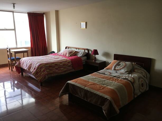 Imagen de la habitación del Hotel Manila Plaza. Foto 18