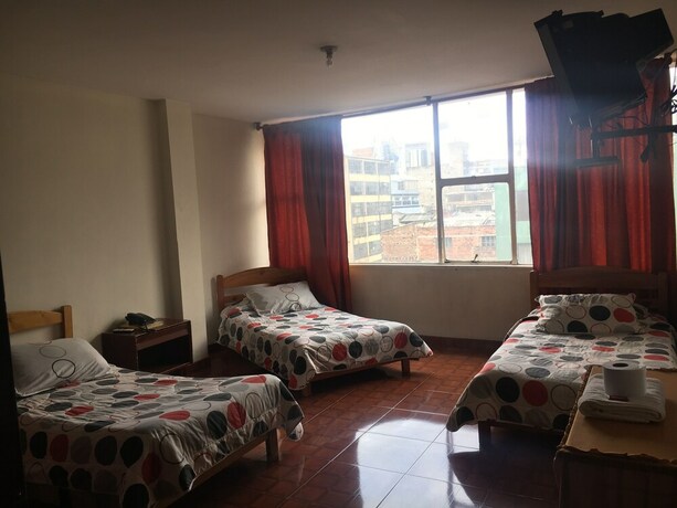 Imagen de la habitación del Hotel Manila Plaza. Foto 21