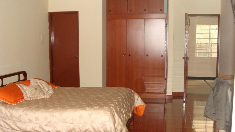 Imagen de la habitación del Hotel Manila Plaza. Foto 22