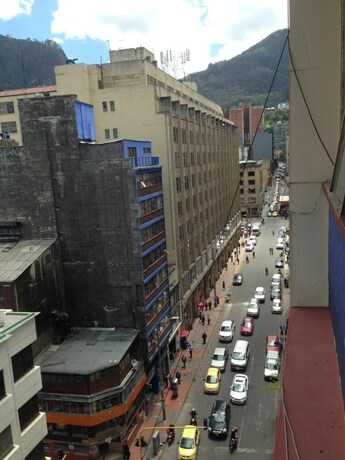 Imagen de la habitación del Hotel Manila Plaza. Foto 24