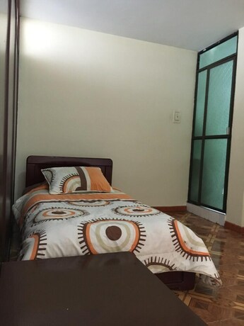 Imagen de la habitación del Hotel Manila Plaza. Foto 28