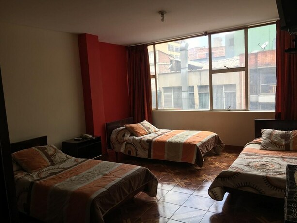 Imagen de la habitación del Hotel Manila Plaza. Foto 29