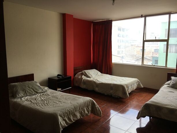 Imagen de la habitación del Hotel Manila Plaza. Foto 31