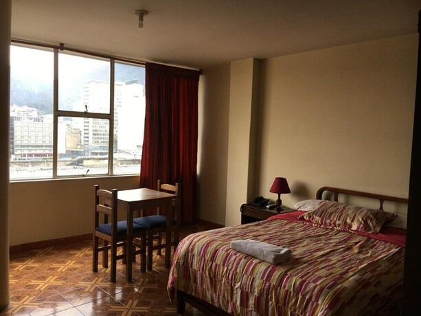 Imagen de la habitación del Hotel Manila Plaza. Foto 32