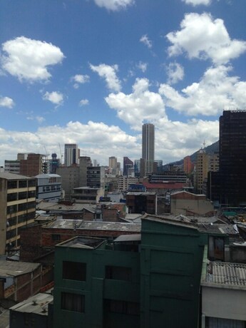 Imagen de la habitación del Hotel Manila Plaza. Foto 33