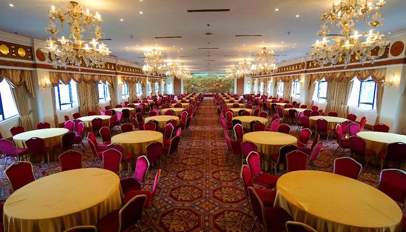 Imagen de los interiores del Hotel Manila Prince. Foto 8