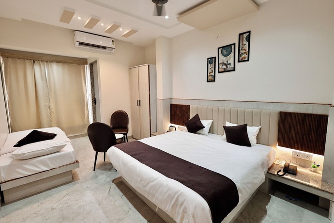 Imagen de la habitación del Hotel Maniratna Premium. Foto 4