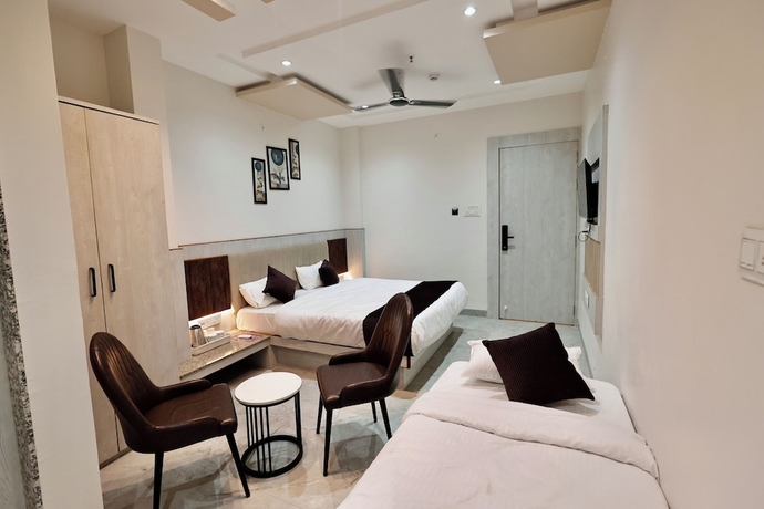 Imagen de la habitación del Hotel Maniratna Premium. Foto 5