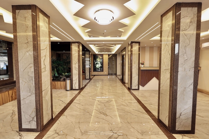 Imagen de los interiores del Hotel Maniratna Premium. Foto 8
