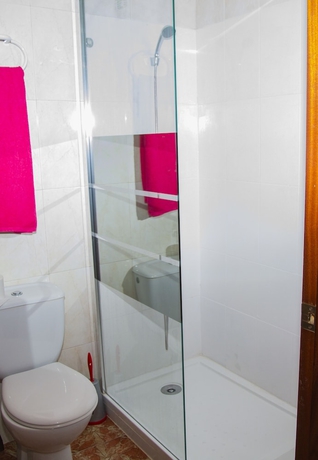 Imagen de la habitación del Hotel Manises. Foto 15