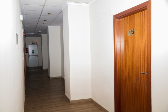 Imagen de los interiores del Hotel Manises. Foto 16