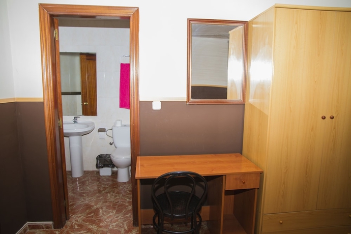 Imagen de los interiores del Hotel Manises. Foto 18