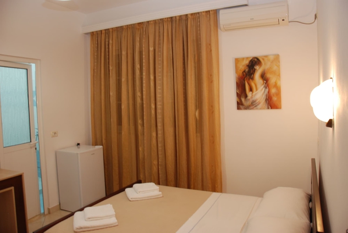 Imagen de la habitación del Hotel Mano, Sarande. Foto 11