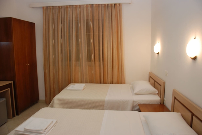 Imagen de la habitación del Hotel Mano, Sarande. Foto 14