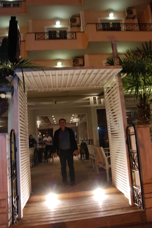 Imagen general del Hotel Mano, Sarande. Foto 2