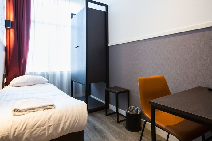 Imagen de la habitación del Hotel Manofa. Foto 13